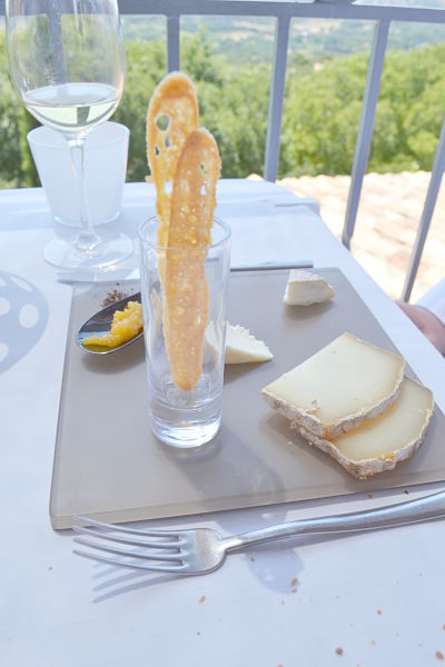 table-de-ventabren-avis-critique-terrasse-fromage-savelli-printemps-2014